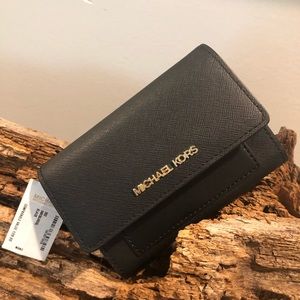 SOLD SOLD SOLD ❌ Michael Kors Small compact black wallet.
